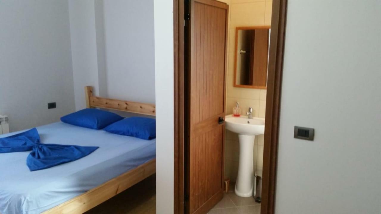 Bujtina E Tomorrit Hotel Ujanik Kültér fotó