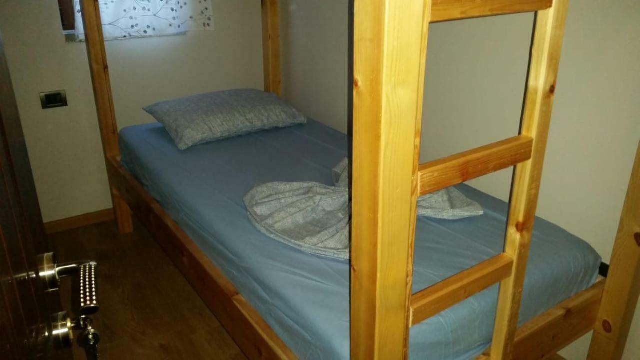 Bujtina E Tomorrit Hotel Ujanik Kültér fotó