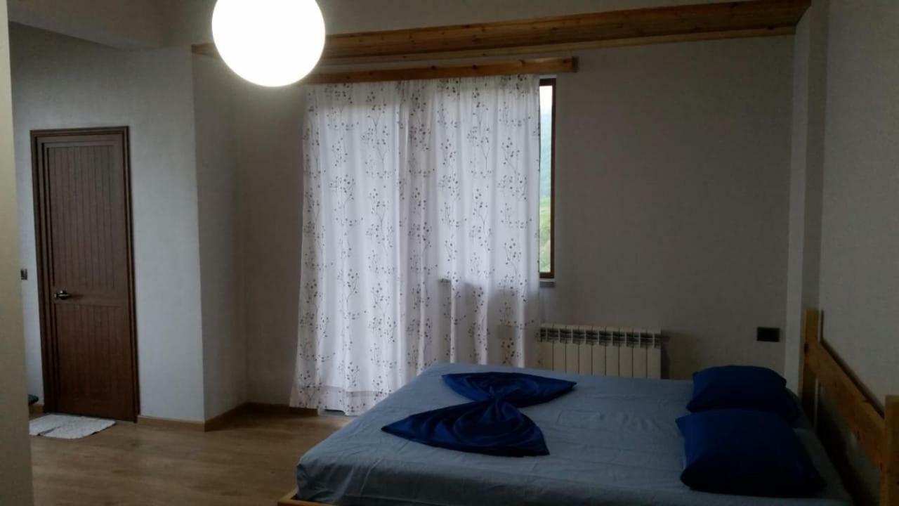 Bujtina E Tomorrit Hotel Ujanik Kültér fotó